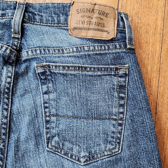 Signature by Levi Strauss Medium Wash Straight Leg Jeans Size W29 L32 - Picture 12 of 13